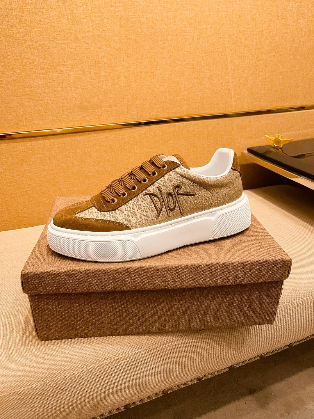 Men's shoes💰 400💰🔥【Dior】🔥Men's high-end brand of shoes official website 1:1 latest masterpiece: the upper is made of Italian imported first-layer cowhide with a comfortable and breathable lining➕original non-slip and wear-resistant outsole🔥, making walking more convenient and comfortable! An exclusive new model, a stunning work, a beautiful 1:1 replica [color] compared to the official quality! Create a fashionable personality to set off your uniqueness! A must-have for trendy men! Classic🔥Size: 38-44 Color: 🔥Multiple colors available🔥